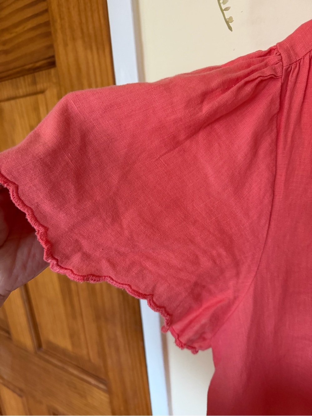 Chico's 100% Linen Coral Embroidered Hem With Flutter-Sleeve Blouse - Picture 4 of 11